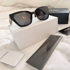 CC Elegant Black Sunglasses